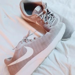 Nike Tanjun Sneakers - Size 9.5